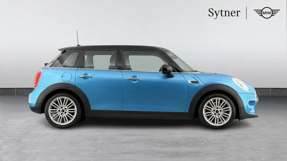 Used Mini Cooper Hatch 134 HP (98 kW) 2018 Blue Hatchback