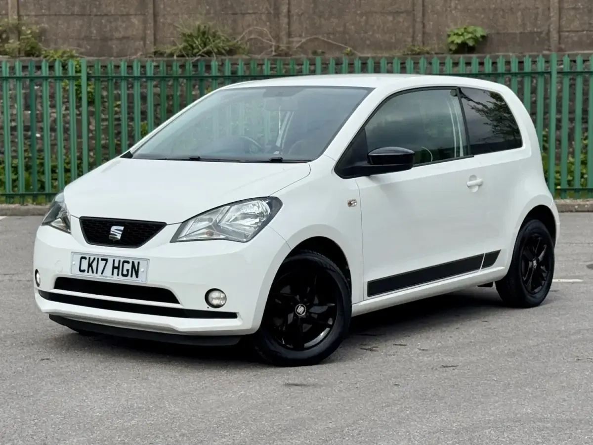 Begagnad Seat Mii Design 2017 Vit Halvkombi