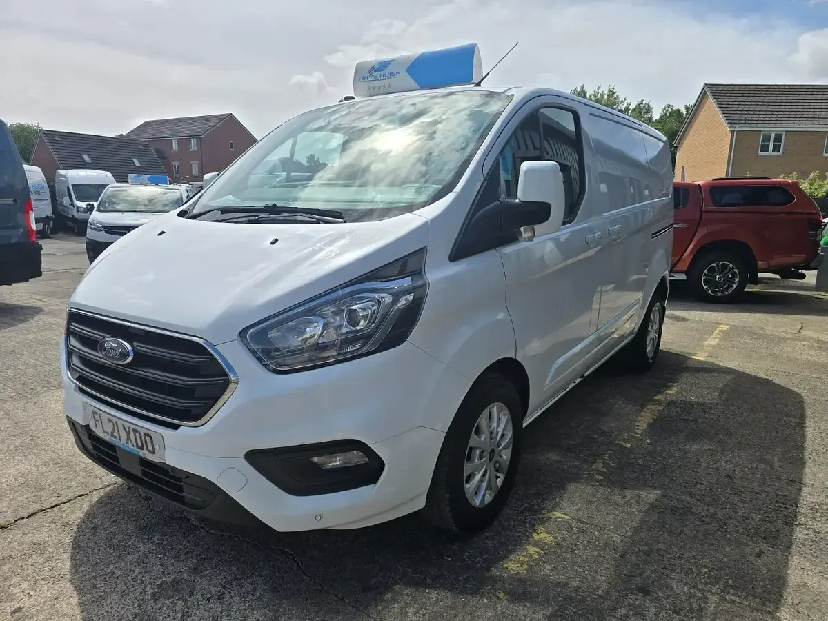Used Ford Transit Custom Limited 130 HP (95 kW) 2021 White Van