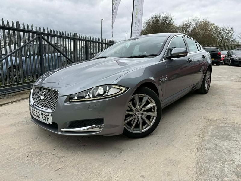 Usado Jaguar XF Premium Luxury 200 HP (147 kW) 2013 Cinzento Sedan