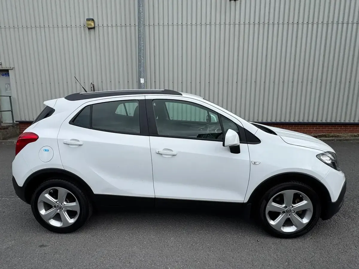 Used Vauxhall Mokka 140 HP (102 kW) 2015 White SUV