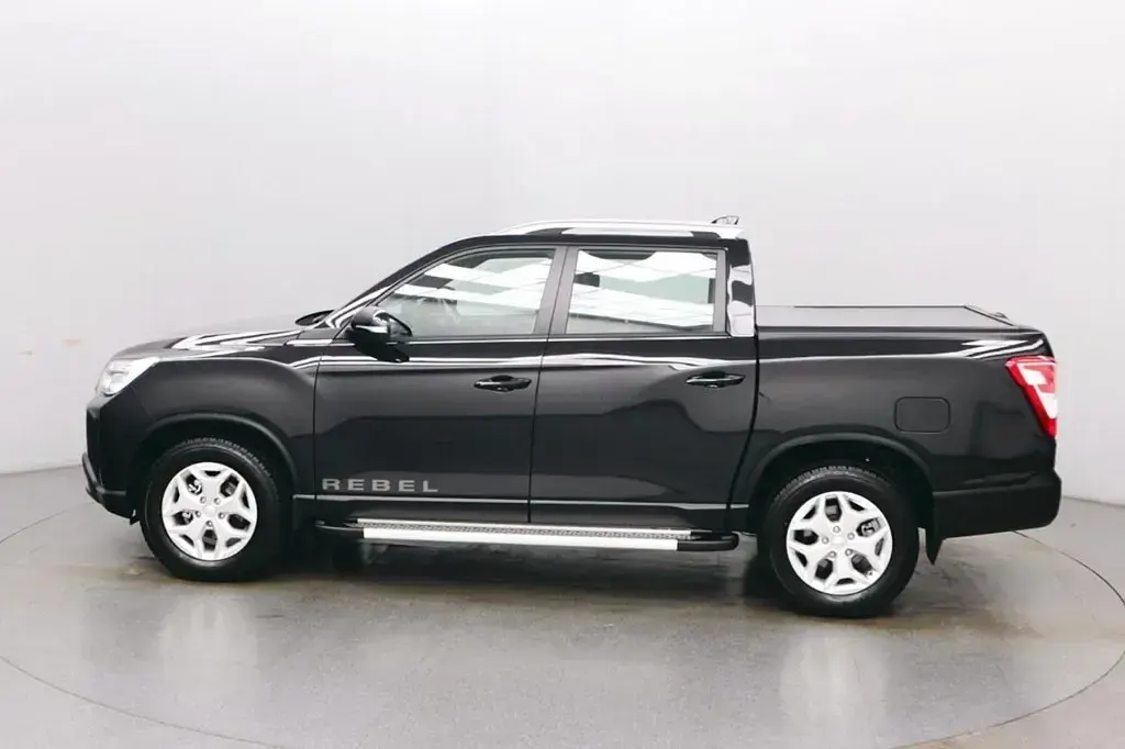 New KGM Musso 202 HP (148 kW) 2025 Black Pickup
