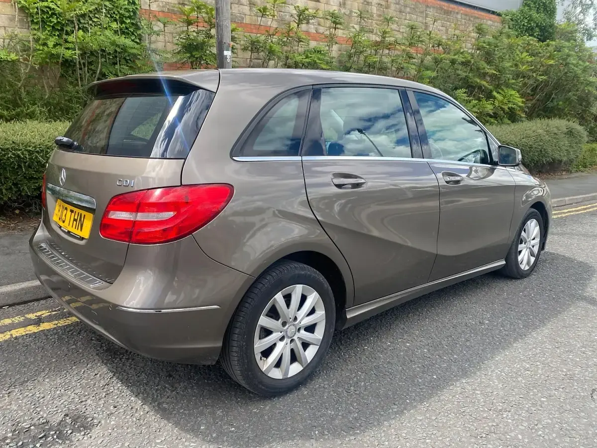 Used Mercedes B180 SE 2013 Brown Hatchback