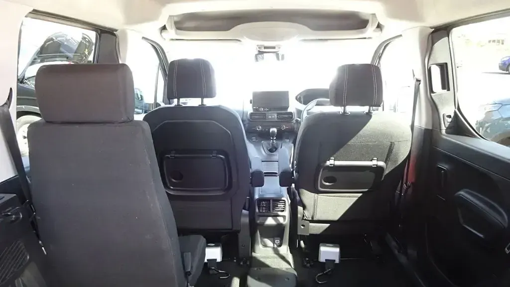 Second-hand Peugeot Rifter Access 2025 Negru Monovolum