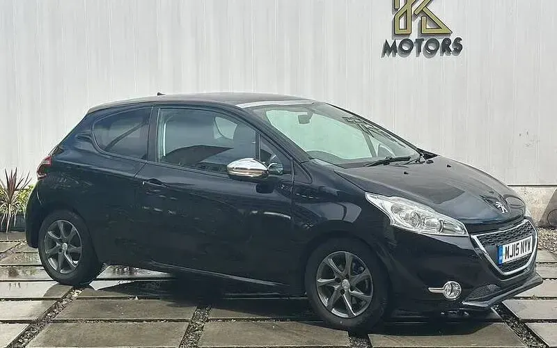 Used Peugeot 208 Style 82 HP (60 kW) 2014 Hatchback