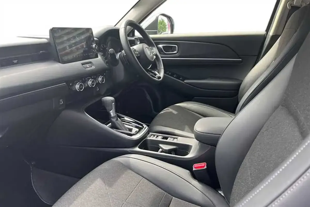 Used Honda HR-V Advance 131 HP (96 kW) 2023 White SUV