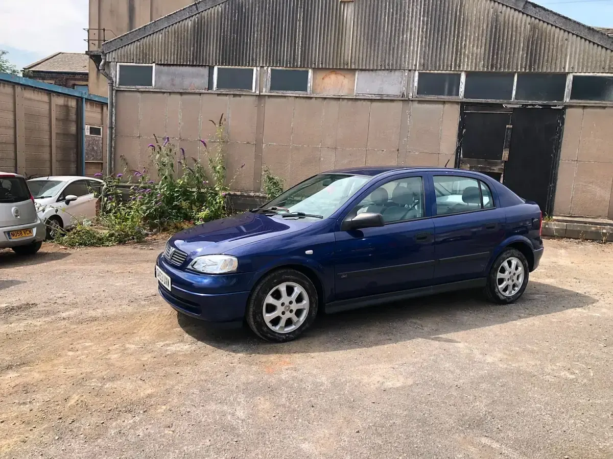 Used Vauxhall Astra Club 2003 Blue Hatchback