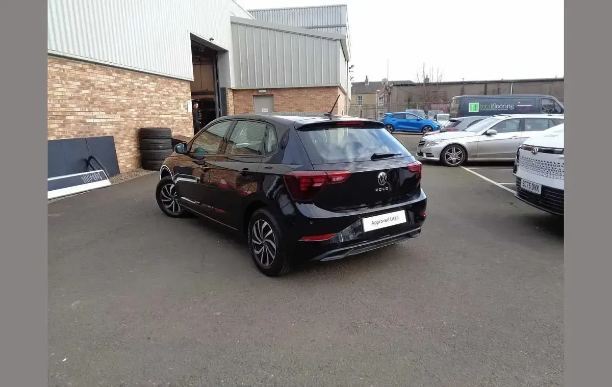 Used VW Polo Life 95 HP (69 kW) 2025 Black Hatchback