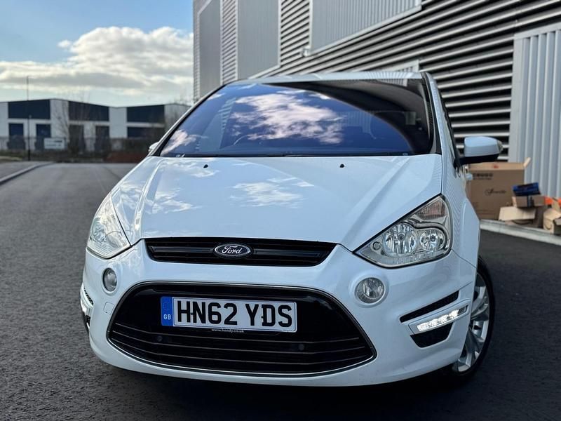 Used Ford S-MAX Titanium 2012 White MPV