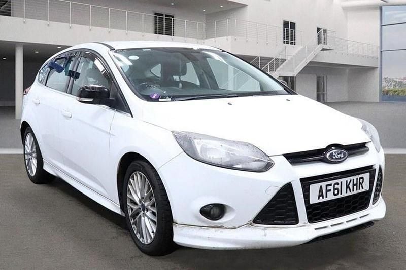 White Used 2011 Ford Focus Titanium Hatchback | £2,490 (Fair price) - Image 1/1