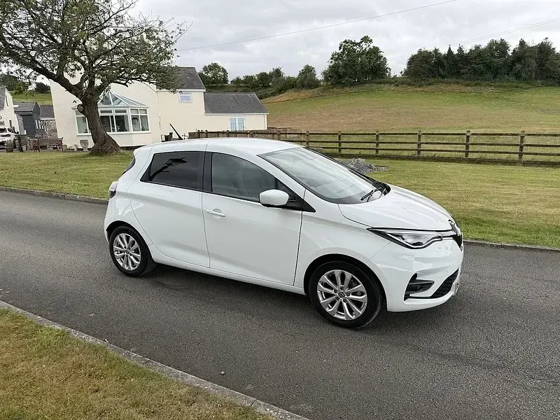 Used Renault Zoe Business 80 kW (109 HP) 2022 Glacier white Hatchback
