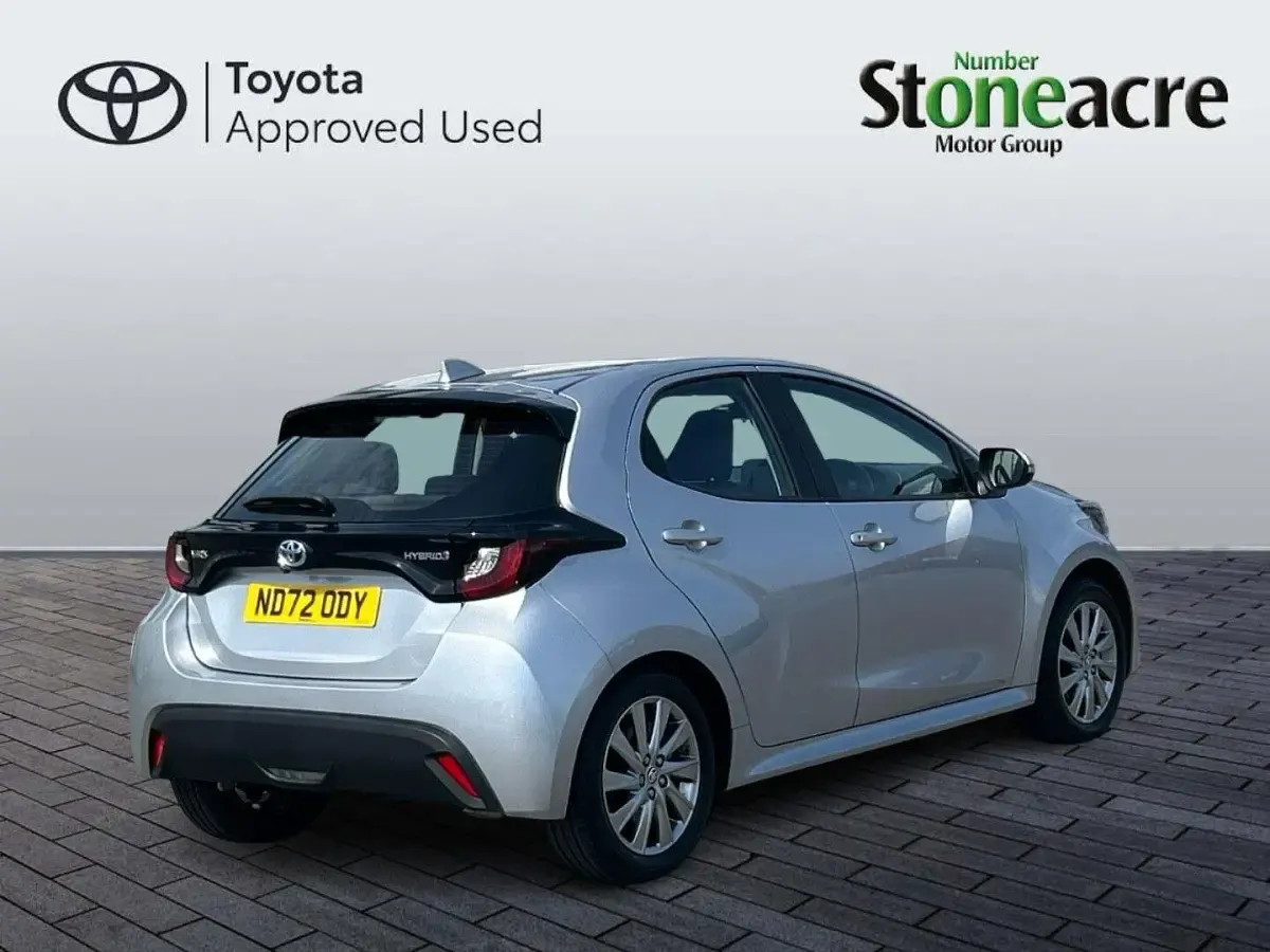 Used Toyota Yaris 116 HP (85 kW) 2022 Silver Hatchback