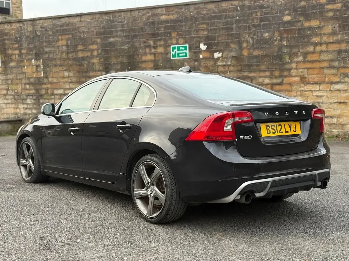 Used Volvo S60 R-Design 115 HP (84 kW) 2012 Black Sedan