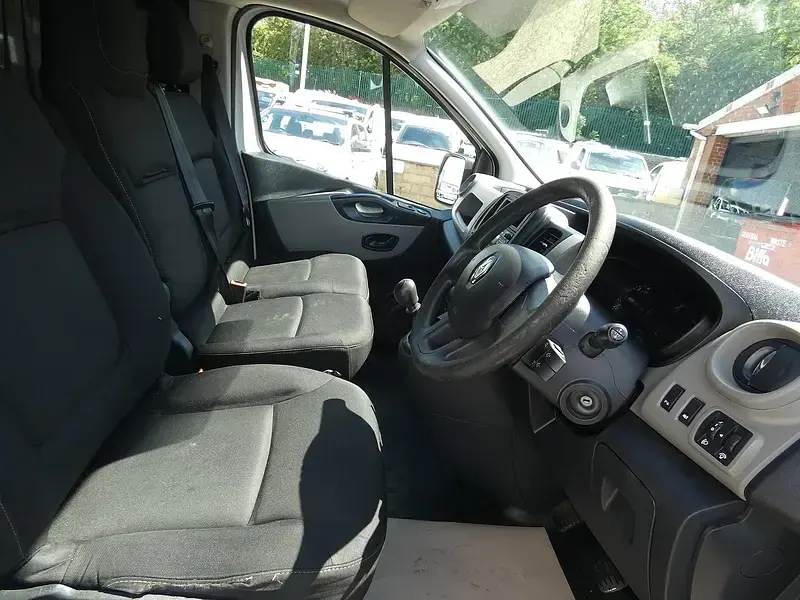 Used Renault Trafic Business 2016 White MPV