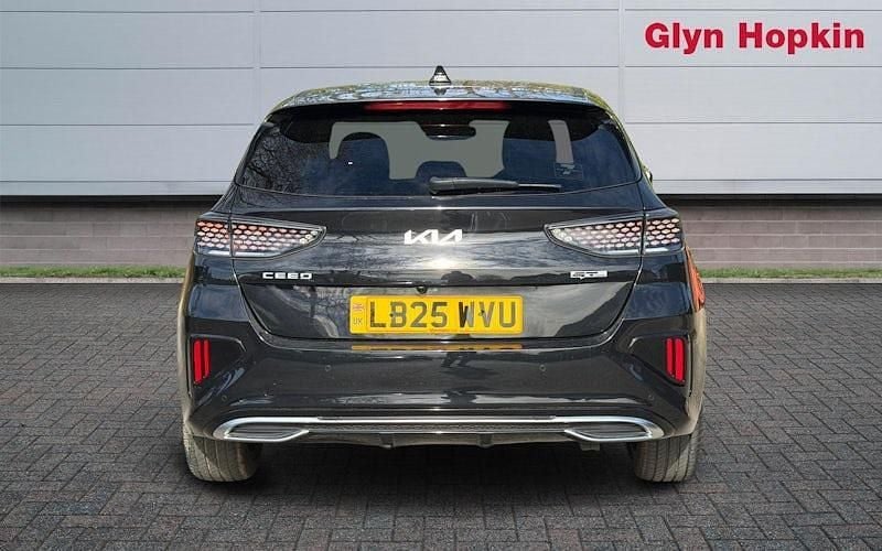 Used Kia Ceed GT-Line 140 HP (102 kW) 2024 Hatchback