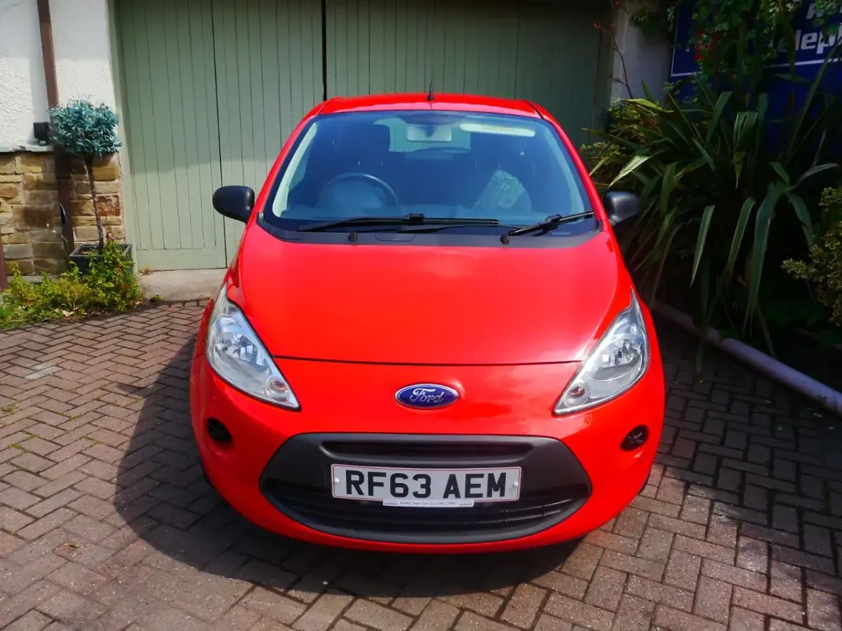 Used Ford Ka Studio 69 HP (50 kW) 2014 Red Hatchback