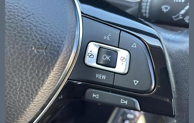 Used VW T-Roc SE 114 HP (83 kW) 2019 Blue SUV