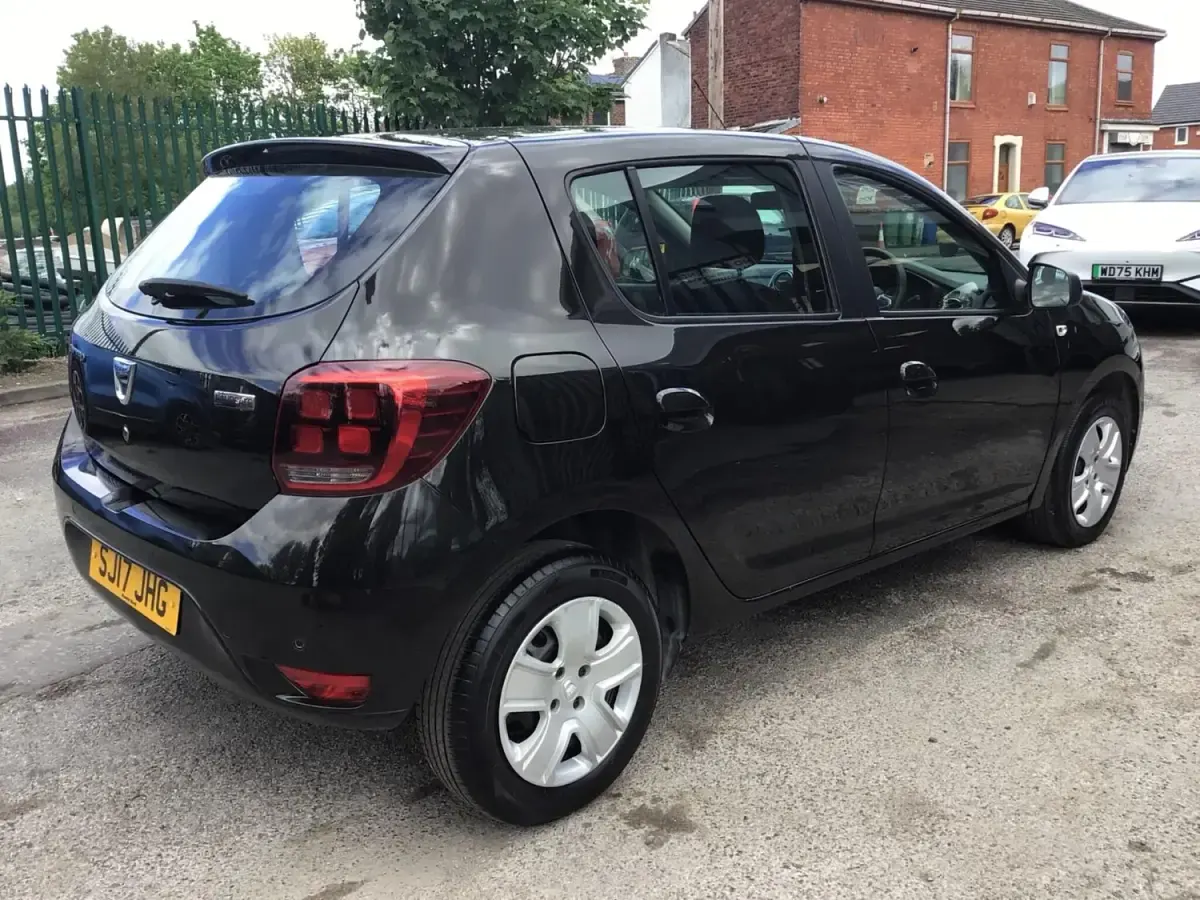 Używany Dacia Sandero Lauréate 2017 Czarny Hatchback