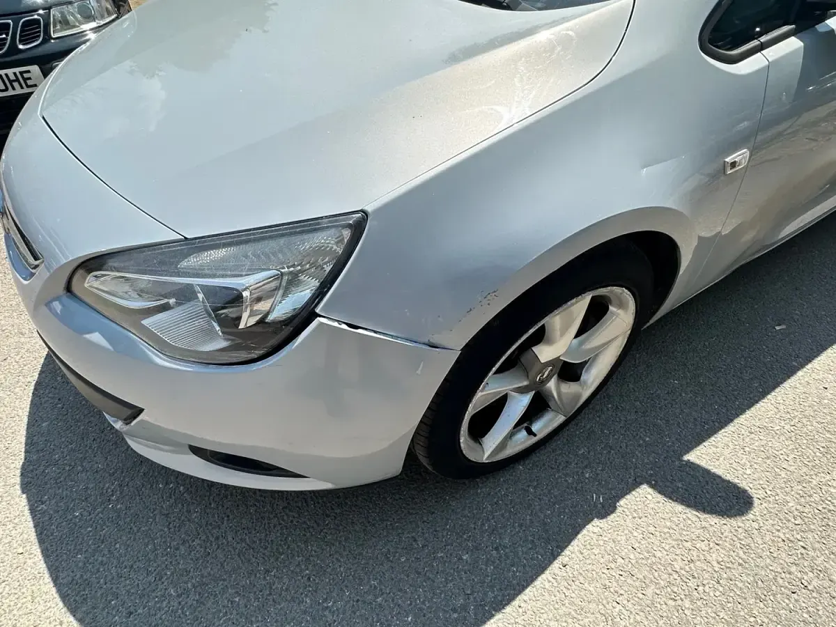 Used Vauxhall Astra GTC Sport 2012 White Hatchback