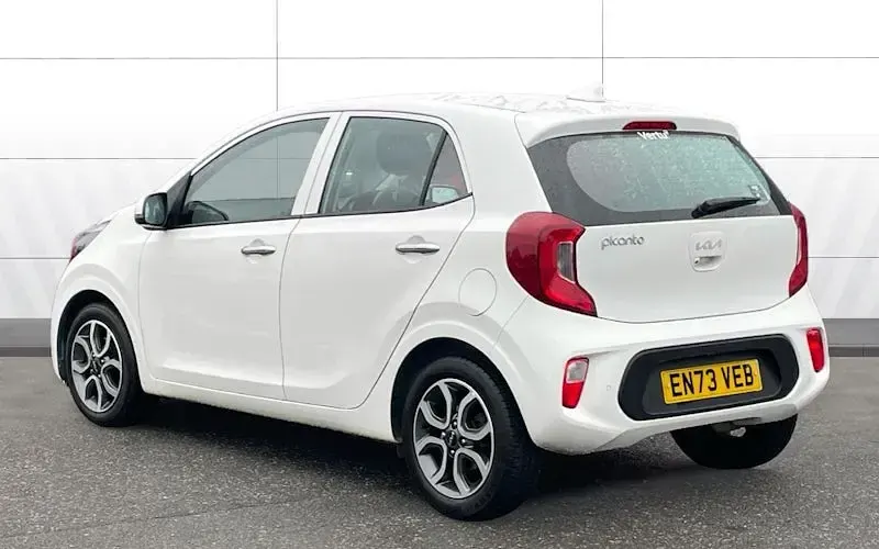 Used Kia Picanto 67 HP (49 kW) 2024 White Hatchback