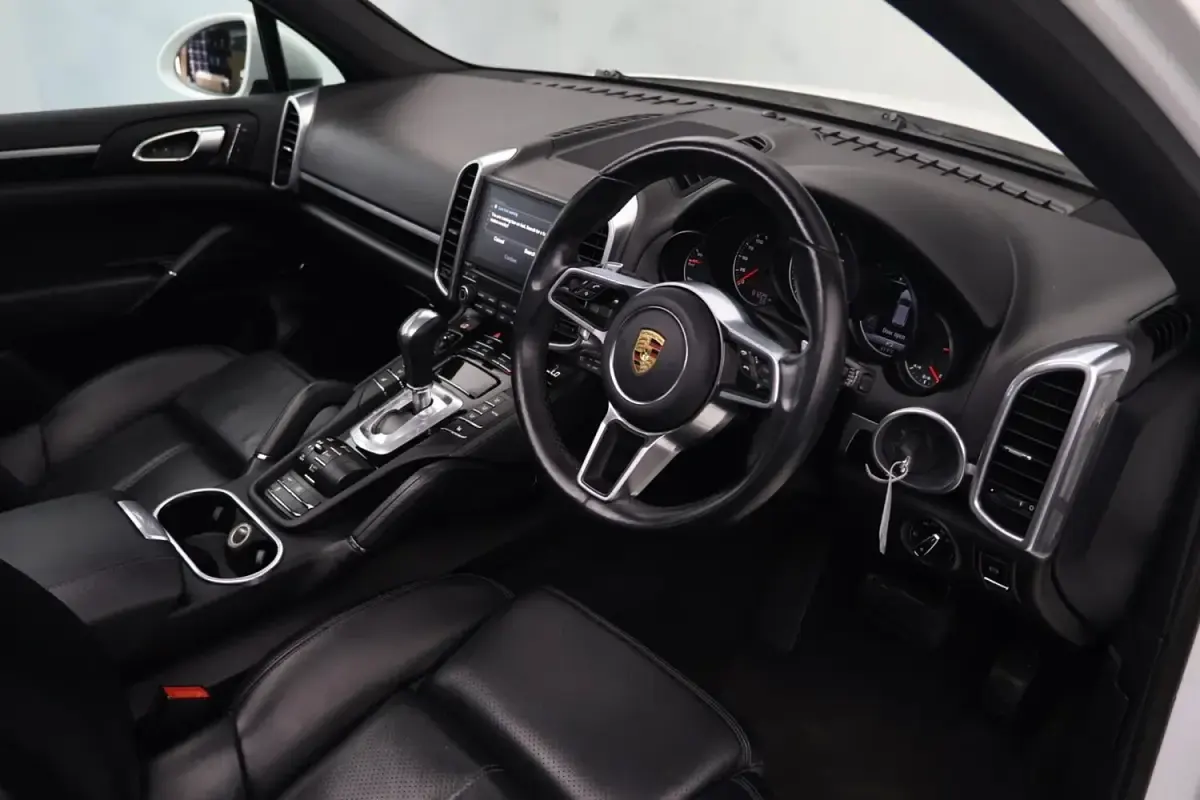 Used Porsche Cayenne Diesel 2016 White SUV