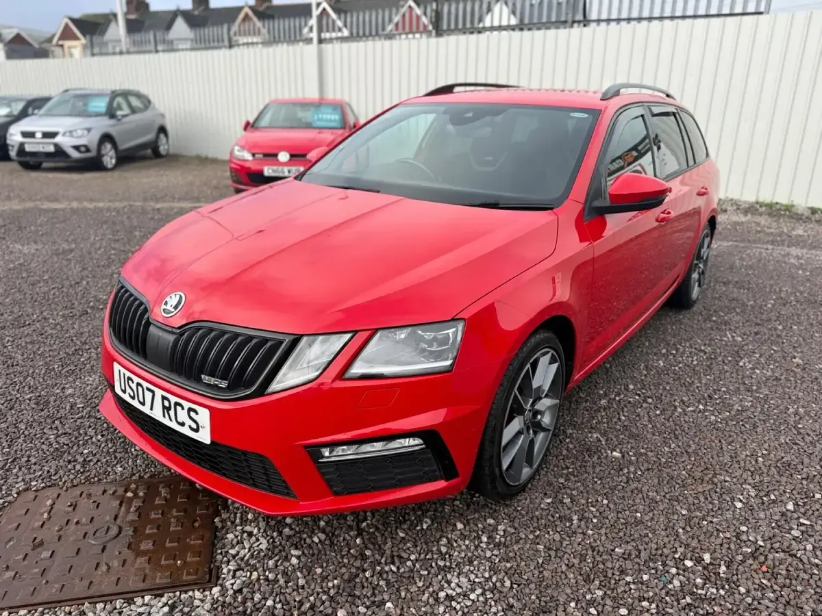 Used Skoda Octavia vRS 184 HP (135 kW) 2018 Red Estate