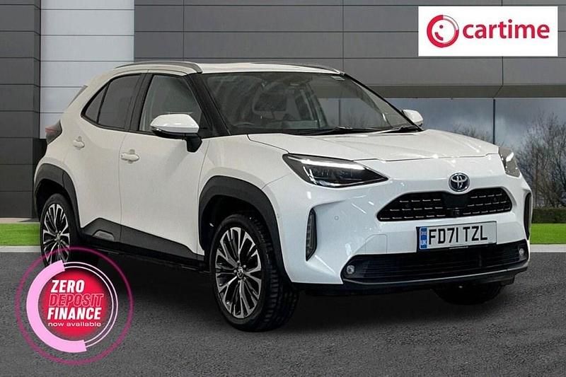 Used Toyota Yaris Hybrid 116 HP (85 kW) 2022 White SUV