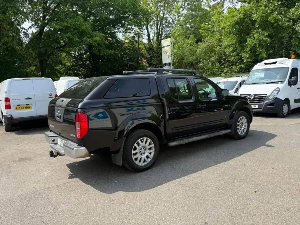 Used Nissan Navara 2011 Black Pickup