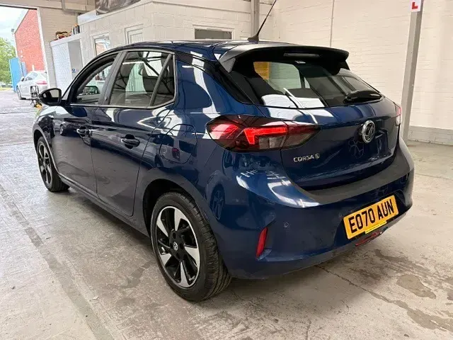 Used Vauxhall Corsa-e 100 kW (136 HP) 2020 Blue Hatchback