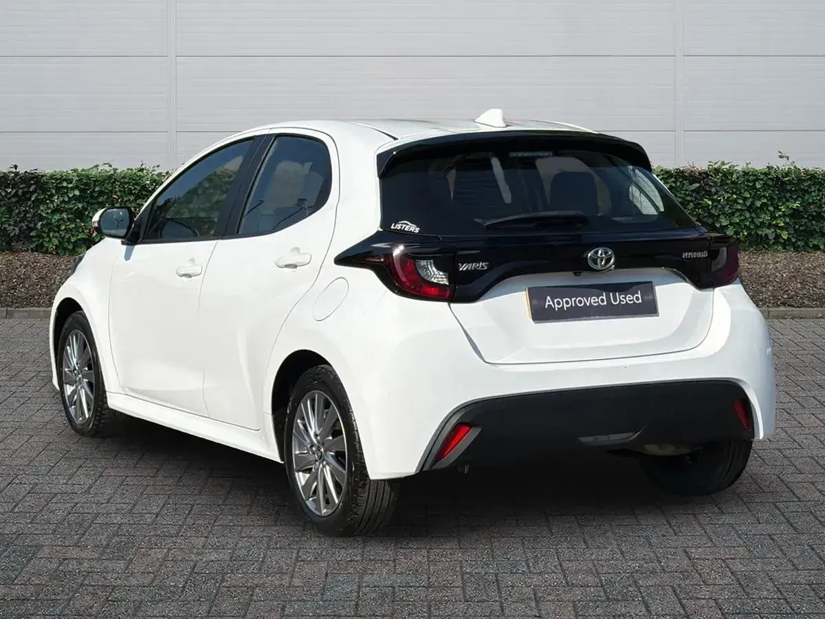 Used Toyota Yaris 2023 White Hatchback