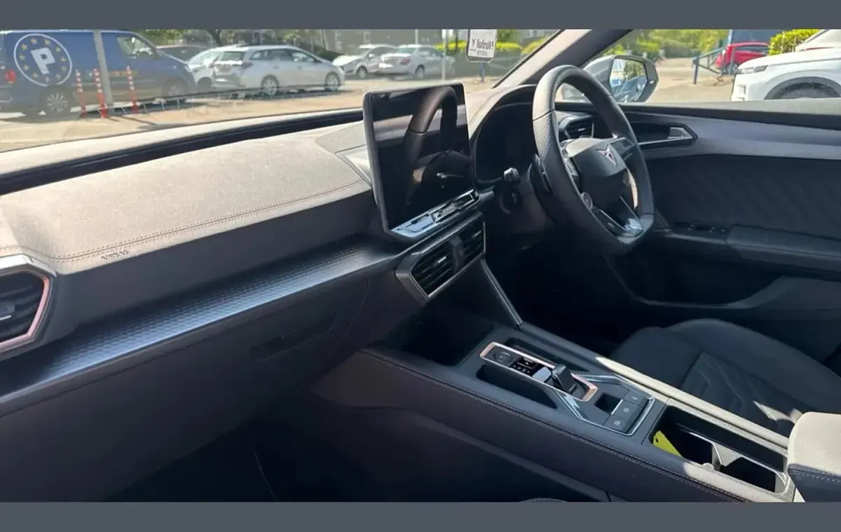 New Cupra Leon 200 HP (147 kW) 2025 White Hatchback