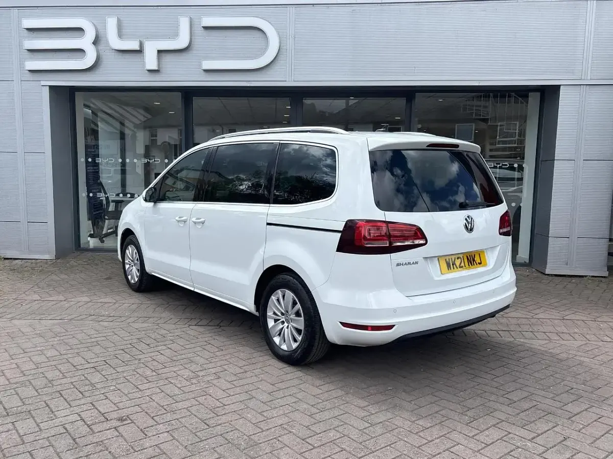 Begagnad VW Sharan SE 148 HK (108 kW) 2021 Vit Minibuss