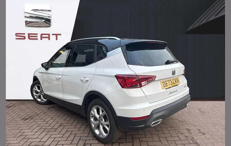 Used Seat Arona FR 108 HP (79 kW) 2023 White SUV