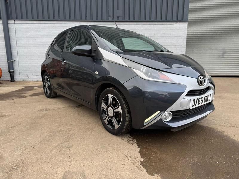 Used Toyota Aygo X-clusiv 69 HP (50 kW) 2016 Grey Hatchback