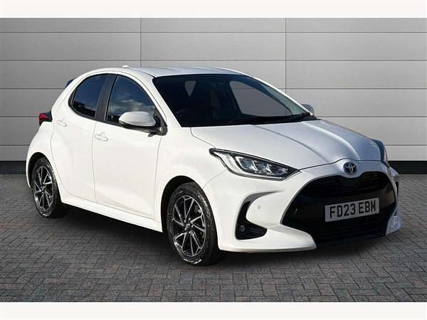 Used 2023 Toyota Yaris Design Hatchback | £16,890 (Good price) - Image 1/4