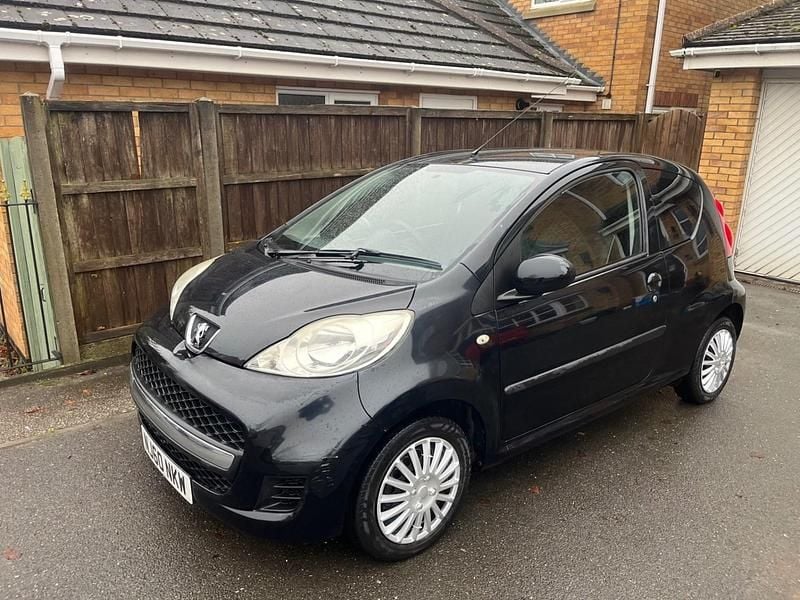 Black Used 2010 Peugeot 107 Hatchback | £1,250 (Fair price) - Image 1/4