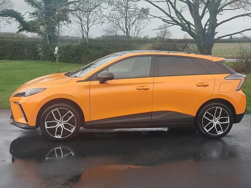 Used MG MG4 EV Trophy 77 kW (105 HP) 2024 Orange Hatchback