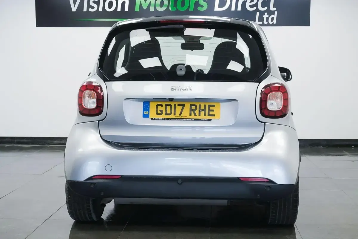 Used Smart ForTwo Coupé Premium 71 HP (52 kW) 2017 Silver Coupe