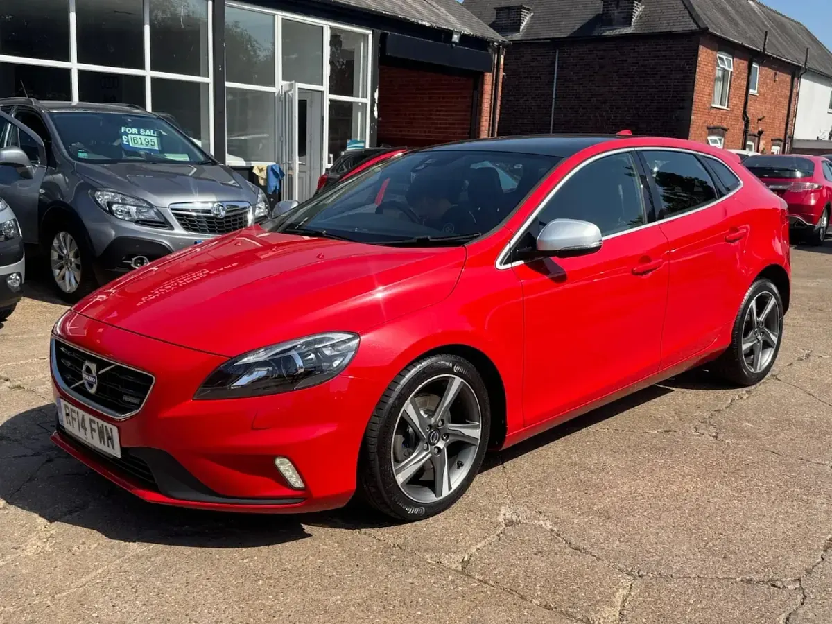 Used Volvo V40 R-Design 2014 Red Hatchback