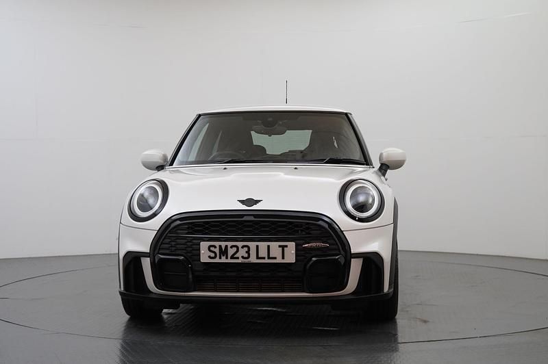 Used Mini Cooper Hatch 134 HP (98 kW) 2023 White Hatchback