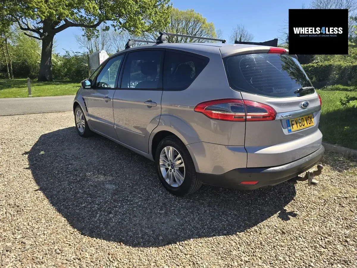Used Ford S-MAX Zetec 140 HP (102 kW) 2010 White MPV