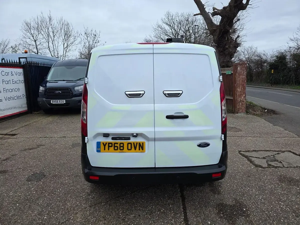 Used Ford Transit 100 HP (73 kW) 2018 White Van