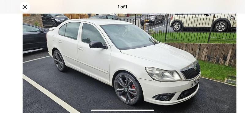 White Used 2012 Skoda Octavia vRS Hatchback | £2,995 (Good price) - Image 1/1