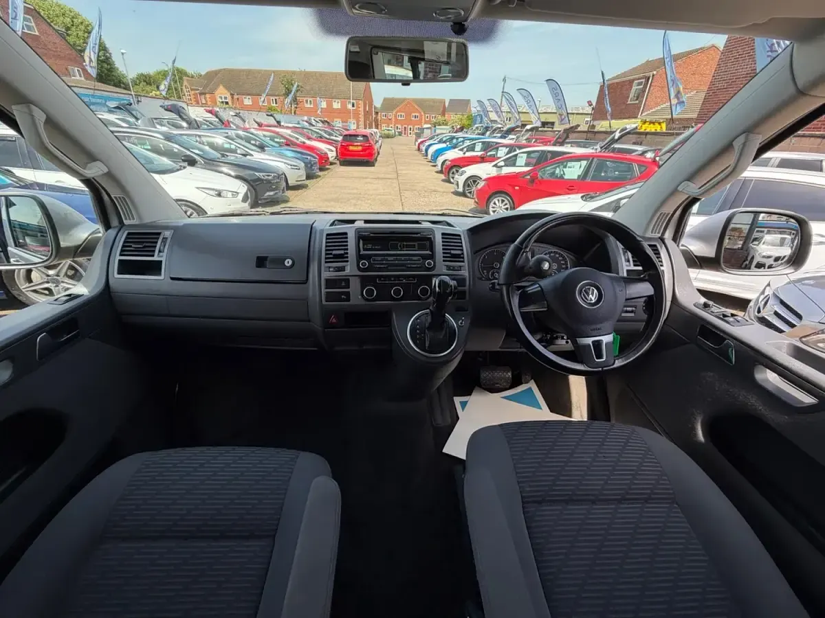 Used VW Caravelle SE 180 HP (132 kW) 2012 Silver Van