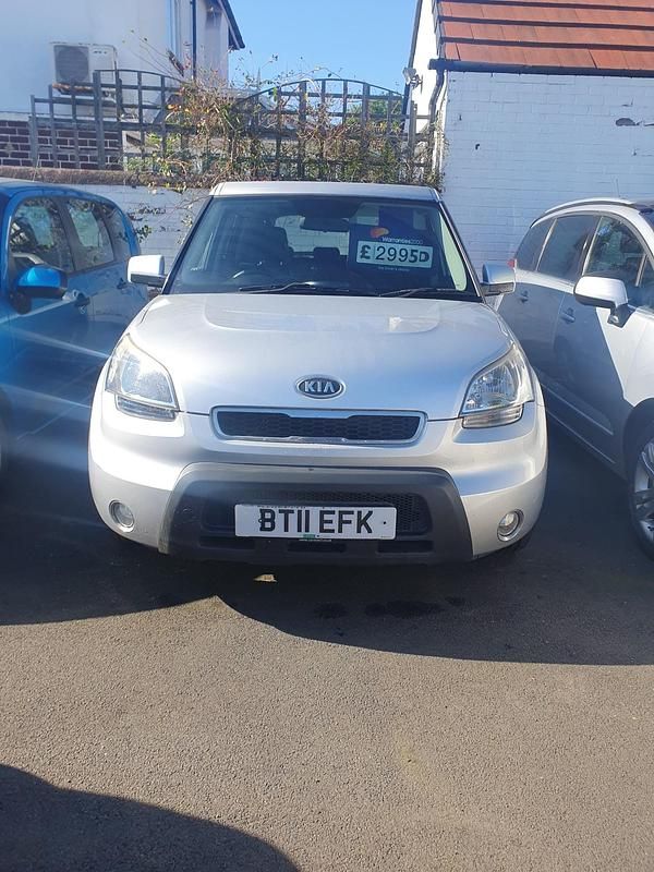 Silver Used 2011 Kia Soul 2 SUV | £2,495 (Fair price) - Image 1/4