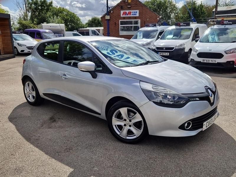 Silver Used 2013 Renault Clio IV Expression+ Hatchback | £3,495 (Fair price) - Image 1/2
