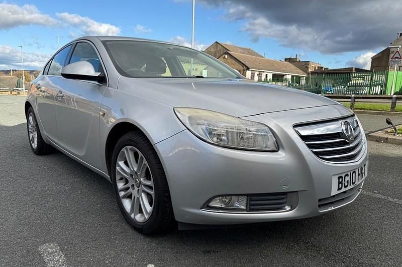 Silver Used 2010 Vauxhall Insignia Hatchback | £1,395 (Good price) - Image 1/1