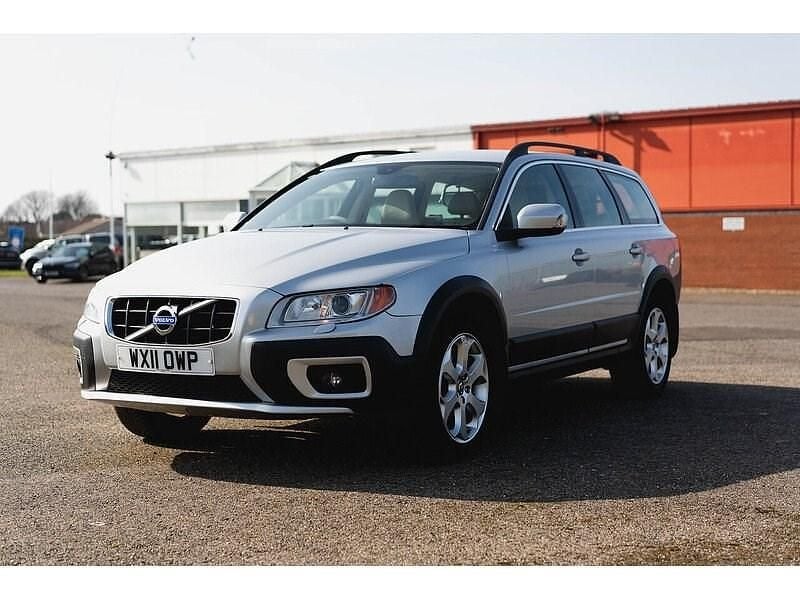 Used Volvo XC70 SE Lux 205 HP (150 kW) 2011 Silver Estate