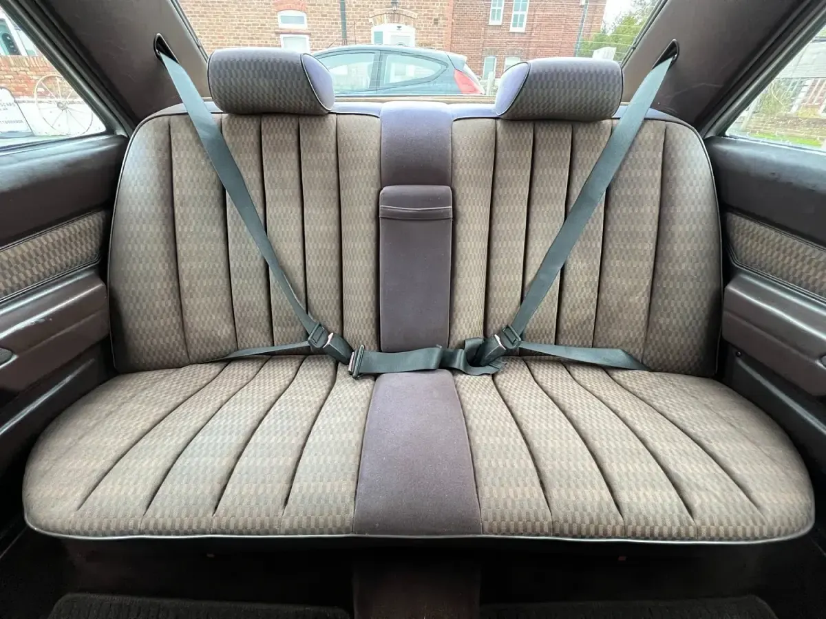 Used Mercedes 190 1989 Silver Sedan