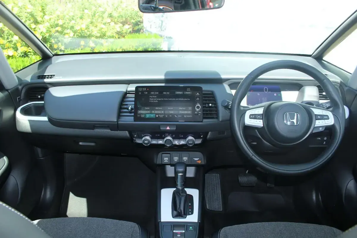 Used Honda Jazz Hybrid 109 HP (80 kW) 2020 Red Hatchback